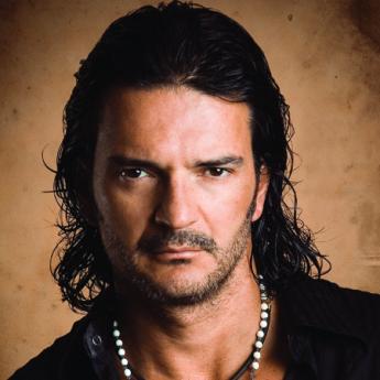 Biografía de Ricardo Arjona